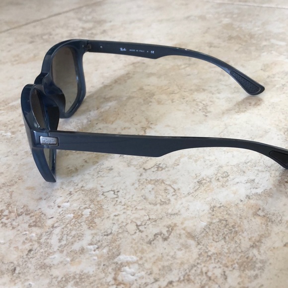 Blue Ray Ban Sunglasses 😎 (unisex) - Picture 5 of 8